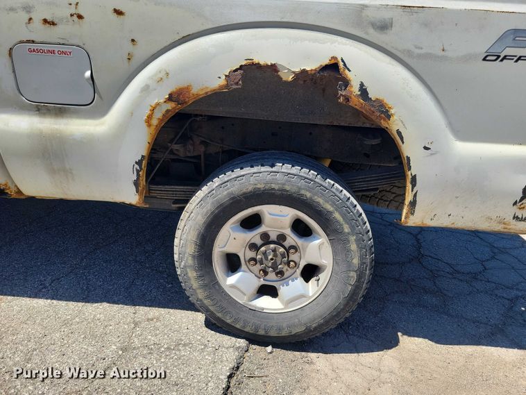 image for item DZ7123 2011 Ford F250 Crew Cab pickup truck