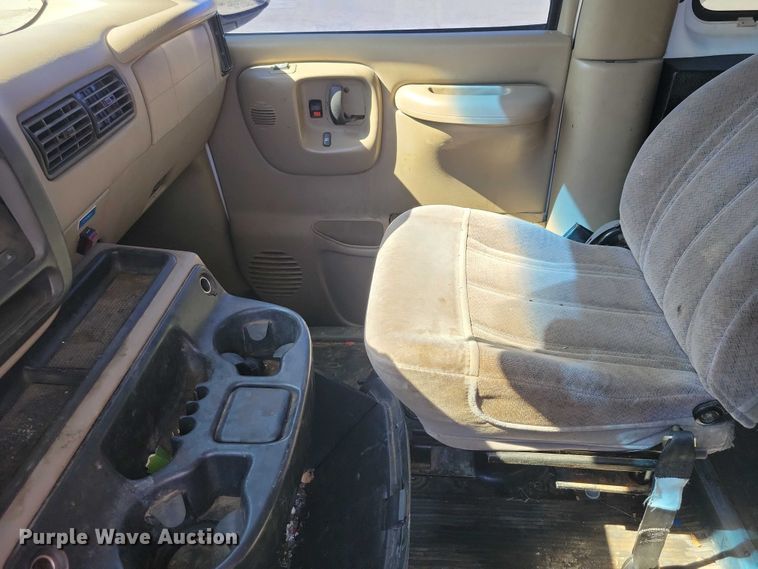 image for item DZ7124 2001 GMC Savana 3500 sewer camera van