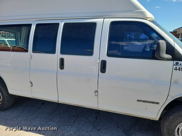 image for item DZ7124 2001 GMC Savana 3500 sewer camera van