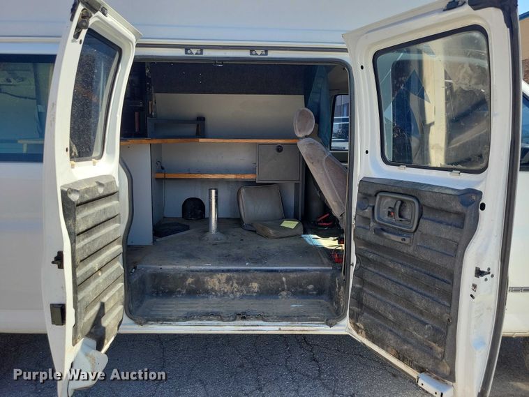 image for item DZ7124 2001 GMC Savana 3500 sewer camera van