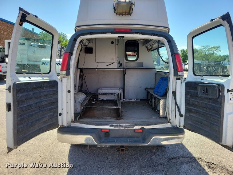 image for item DZ7124 2001 GMC Savana 3500 sewer camera van