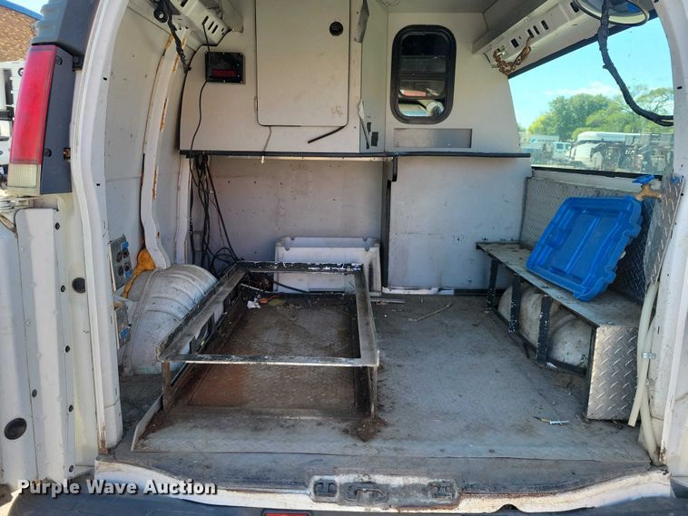 image for item DZ7124 2001 GMC Savana 3500 sewer camera van