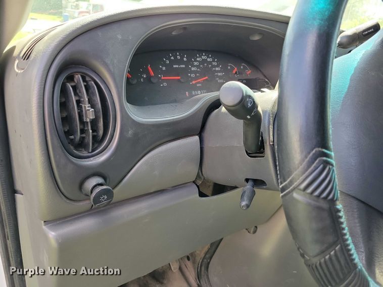 image for item DZ7132 2006 Ford E450 box truck