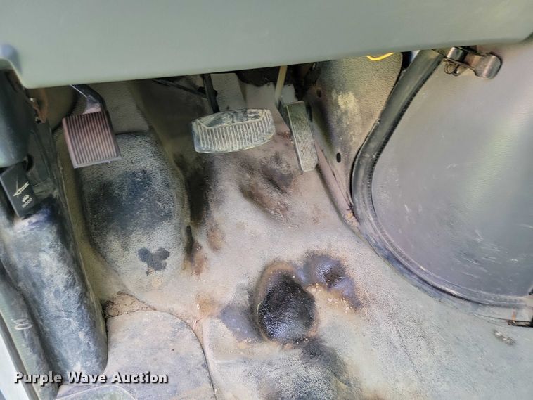 image for item DZ7132 2006 Ford E450 box truck