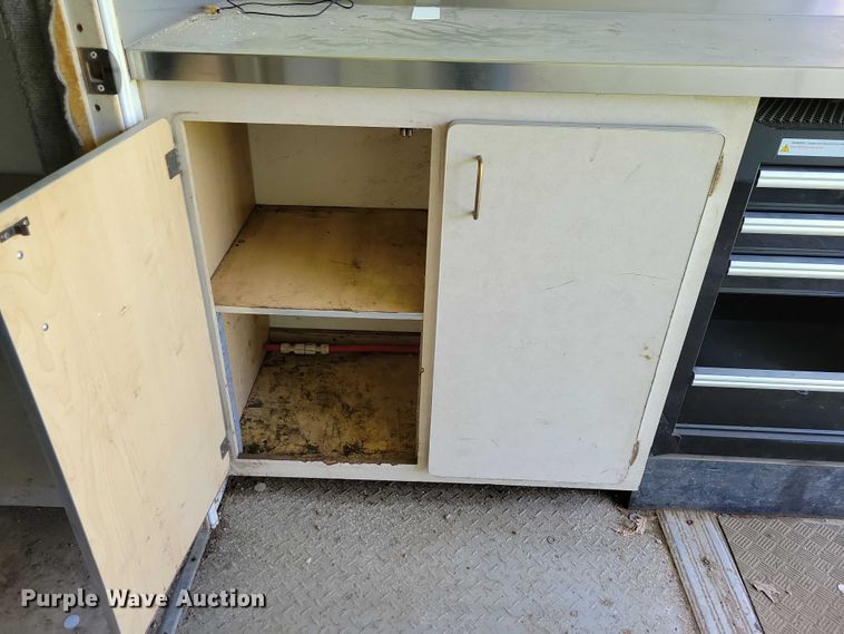 image for item DZ7132 2006 Ford E450 box truck