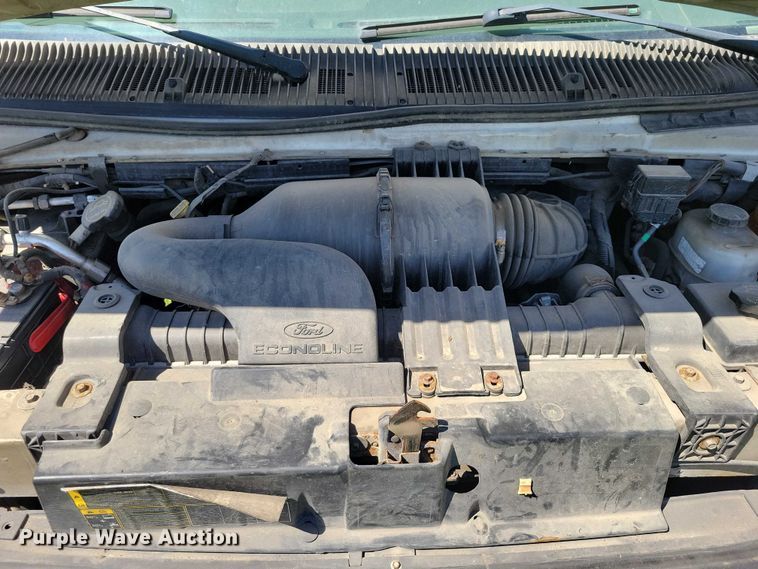 image for item DZ7132 2006 Ford E450 box truck