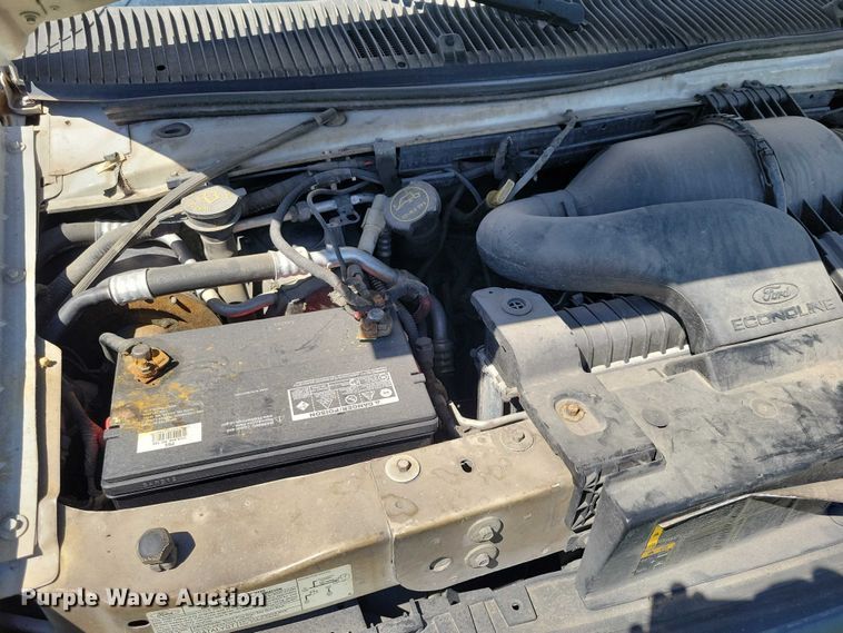 image for item DZ7132 2006 Ford E450 box truck