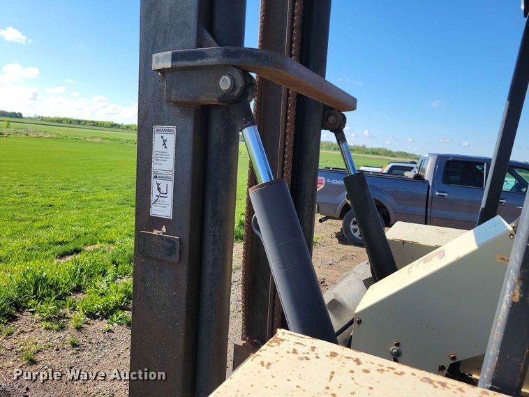 image for item DZ7149 1992 Ingersoll Rand  RT-706J forklift