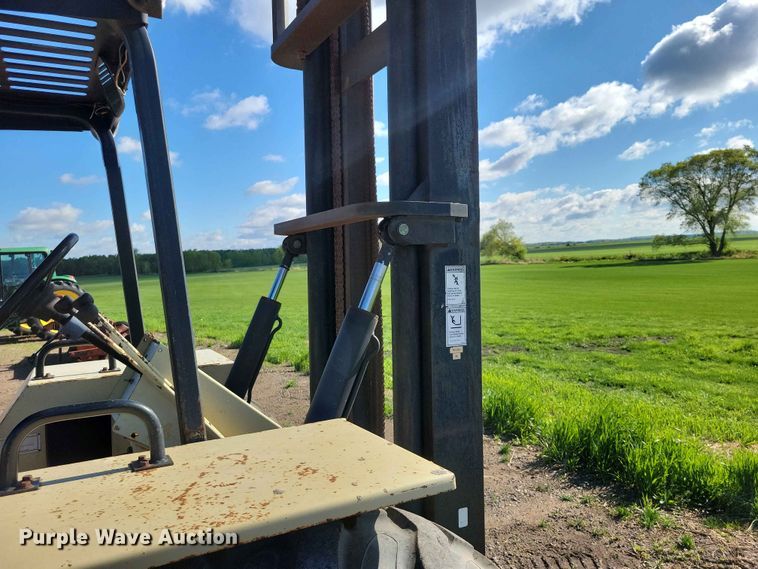 image for item DZ7149 1992 Ingersoll Rand  RT-706J forklift