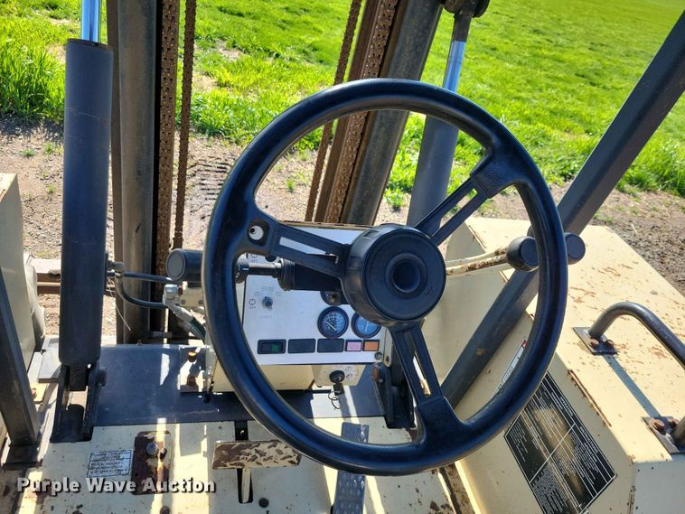 image for item DZ7149 1992 Ingersoll Rand  RT-706J forklift
