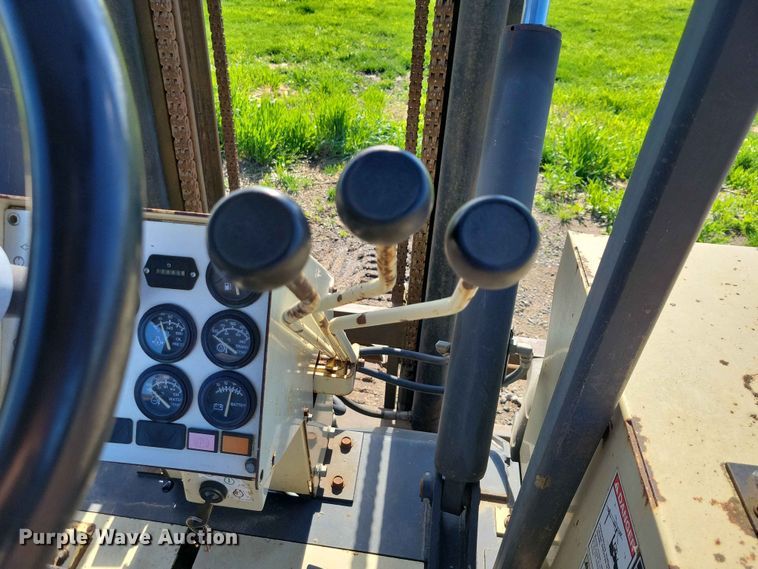 image for item DZ7149 1992 Ingersoll Rand  RT-706J forklift