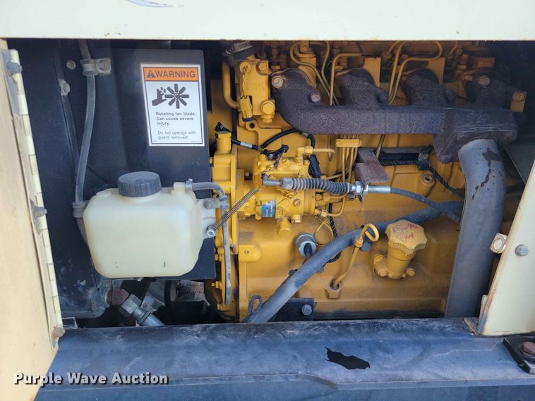 image for item DZ7149 1992 Ingersoll Rand  RT-706J forklift