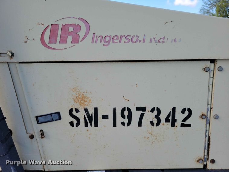 image for item DZ7149 1992 Ingersoll Rand  RT-706J forklift
