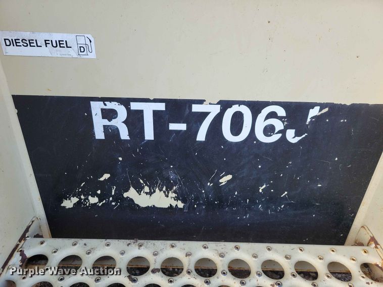 image for item DZ7149 1992 Ingersoll Rand  RT-706J forklift