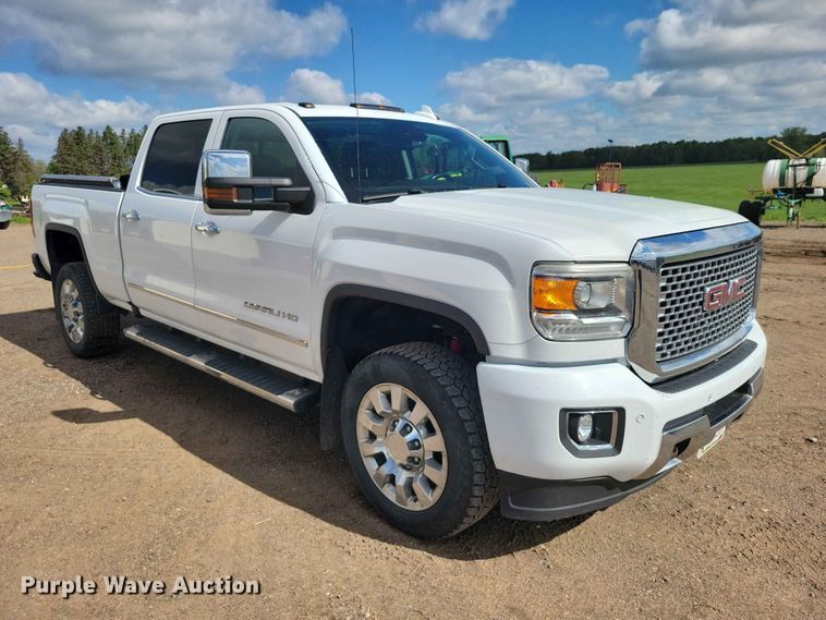 image for item DZ7160 2016 GMC Sierra Denali Crew Cab pickup truck