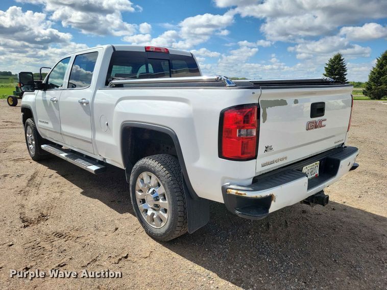 image for item DZ7160 2016 GMC Sierra Denali Crew Cab pickup truck