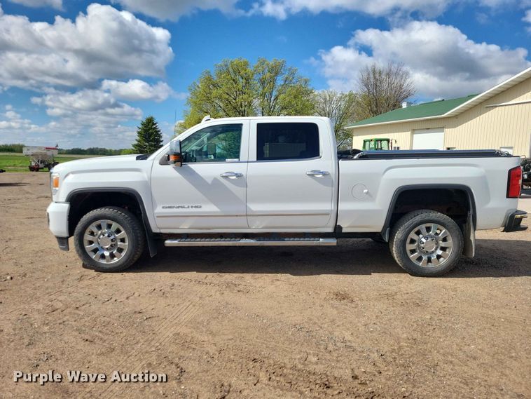 image for item DZ7160 2016 GMC Sierra Denali Crew Cab pickup truck