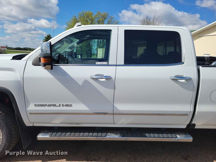 image for item DZ7160 2016 GMC Sierra Denali Crew Cab pickup truck
