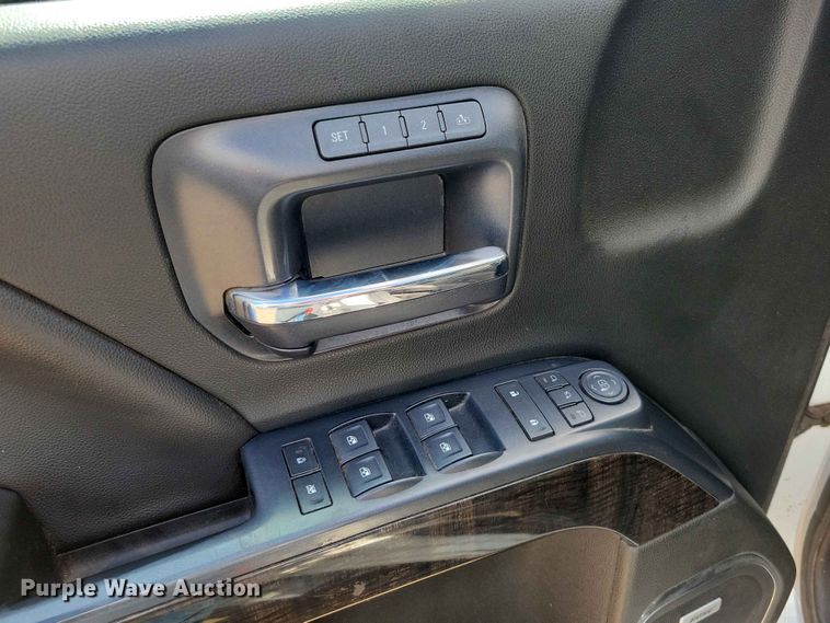 image for item DZ7160 2016 GMC Sierra Denali Crew Cab pickup truck