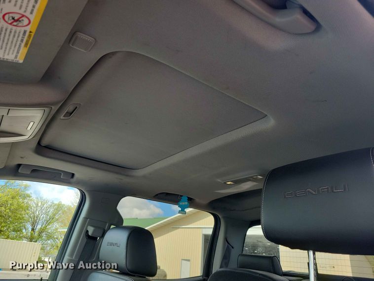 image for item DZ7160 2016 GMC Sierra Denali Crew Cab pickup truck