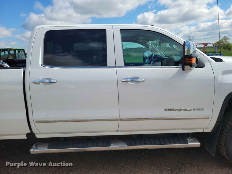 image for item DZ7160 2016 GMC Sierra Denali Crew Cab pickup truck