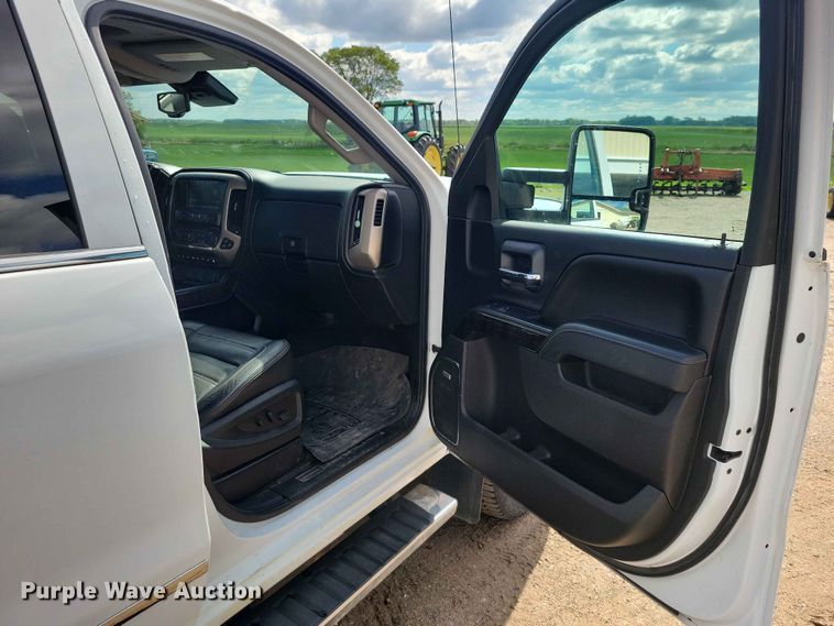 image for item DZ7160 2016 GMC Sierra Denali Crew Cab pickup truck