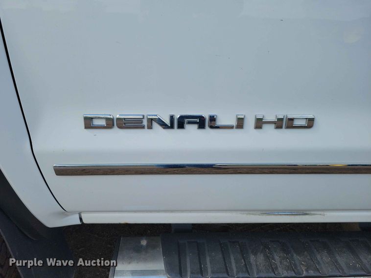 image for item DZ7160 2016 GMC Sierra Denali Crew Cab pickup truck