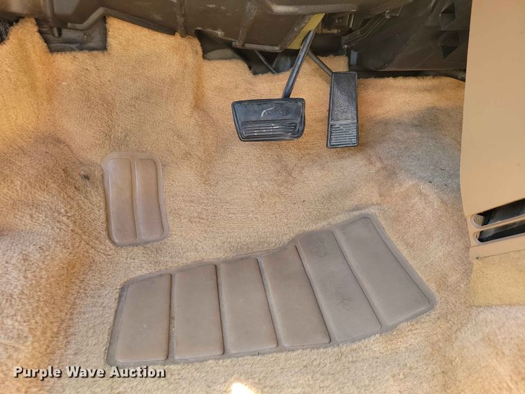 image for item DZ7206 1988 Chevrolet Cavalier Z24 convertible