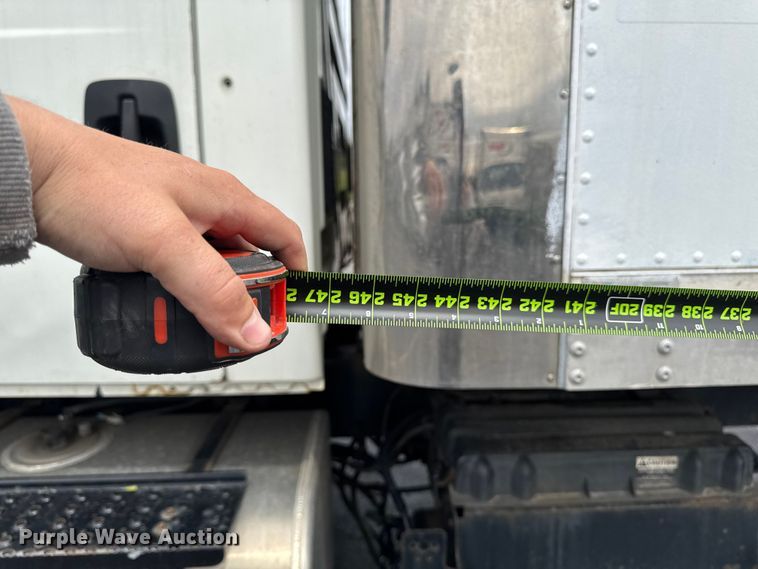 image for item EA2334 2009 International DuraStar 4300 box truck
