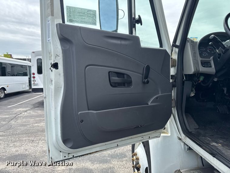 image for item EA2334 2009 International DuraStar 4300 box truck