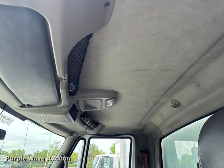 image for item EA2334 2009 International DuraStar 4300 box truck
