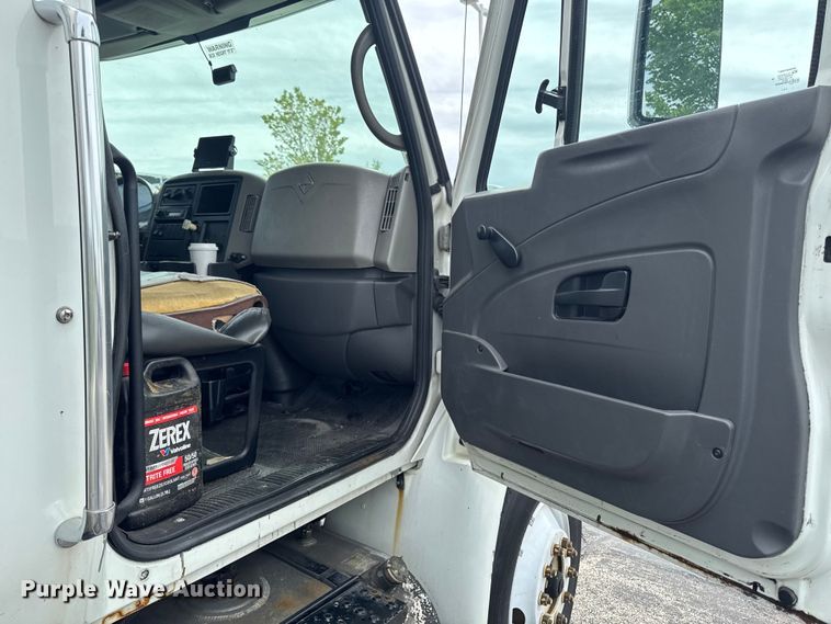 image for item EA2334 2009 International DuraStar 4300 box truck