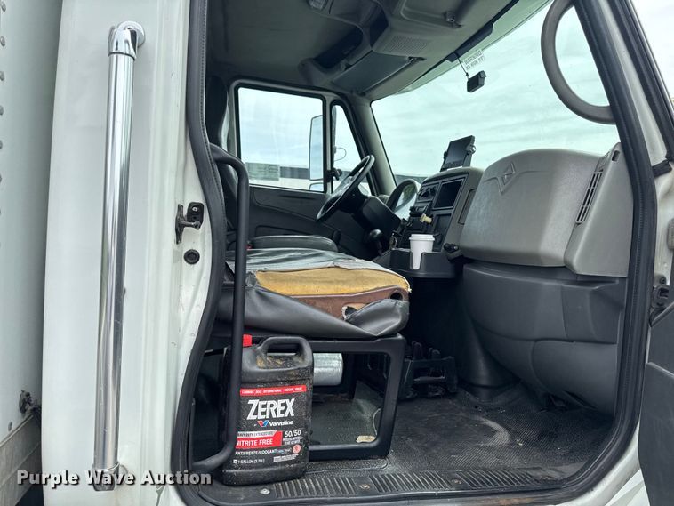image for item EA2334 2009 International DuraStar 4300 box truck