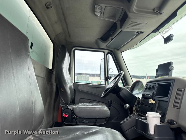 image for item EA2334 2009 International DuraStar 4300 box truck