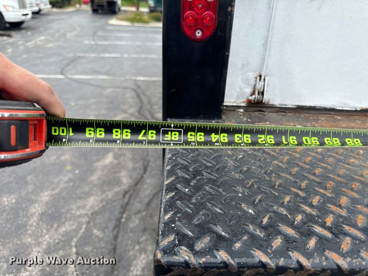image for item EA2335 2005 International 4300 box truck