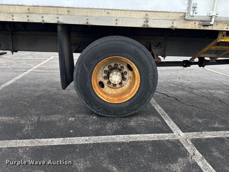 image for item EA2335 2005 International 4300 box truck
