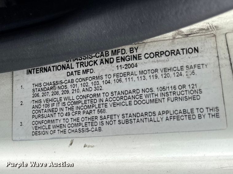 image for item EA2335 2005 International 4300 box truck