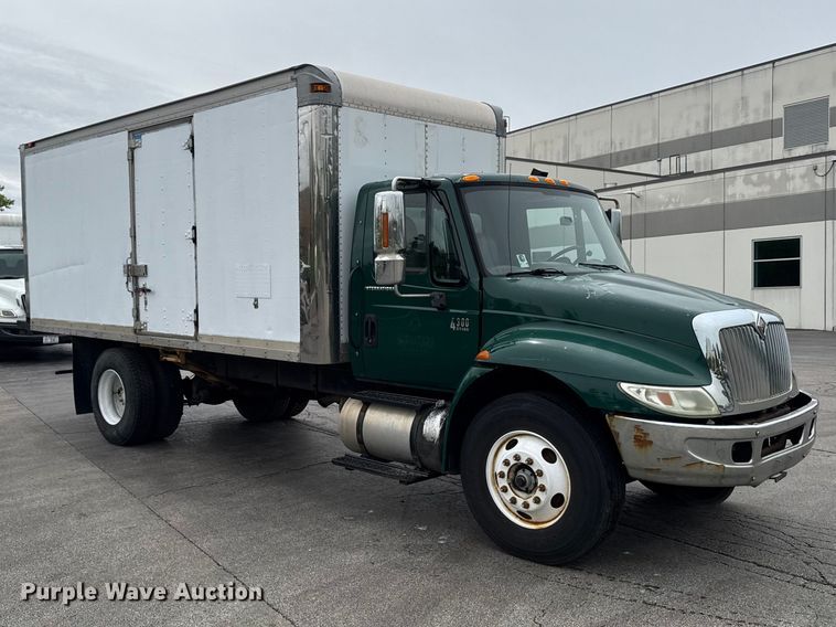image for item EA2336 2006 International DuraStar 4300 box truck