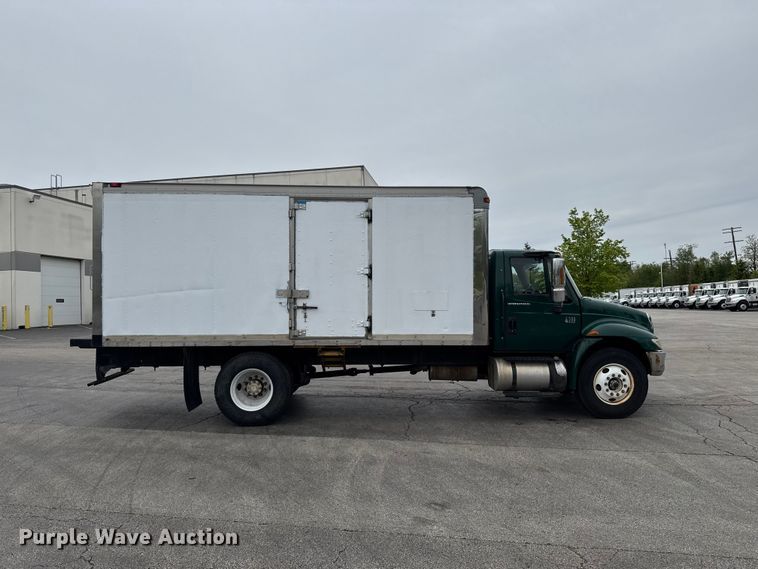image for item EA2336 2006 International DuraStar 4300 box truck
