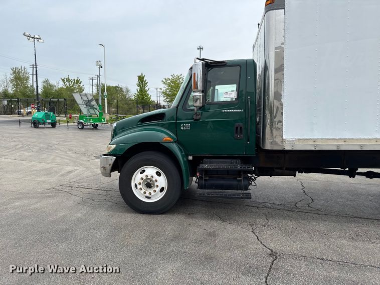 image for item EA2336 2006 International DuraStar 4300 box truck