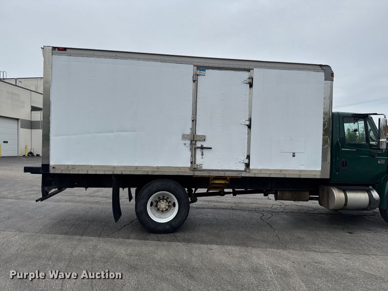 image for item EA2336 2006 International DuraStar 4300 box truck