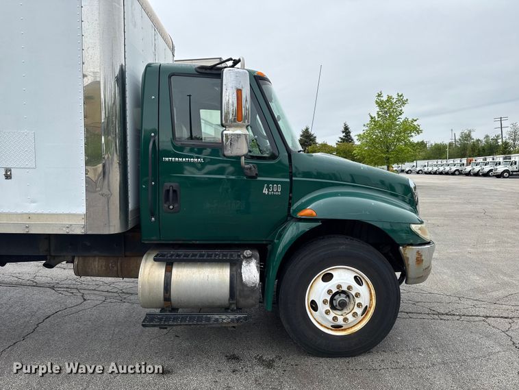 image for item EA2336 2006 International DuraStar 4300 box truck