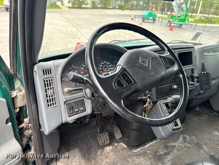 image for item EA2336 2006 International DuraStar 4300 box truck