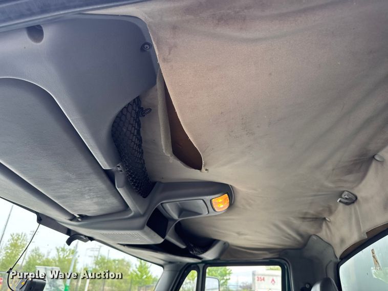 image for item EA2336 2006 International DuraStar 4300 box truck