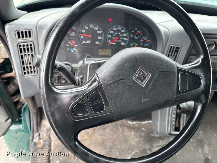 image for item EA2336 2006 International DuraStar 4300 box truck