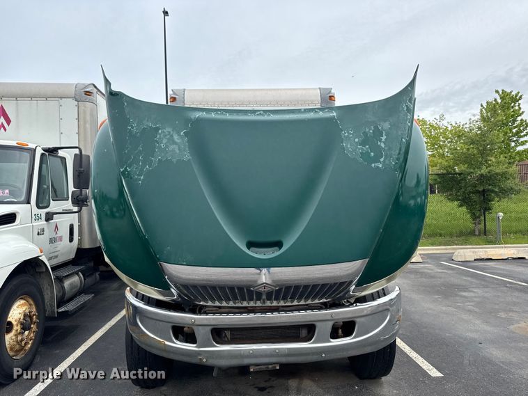 image for item EA2336 2006 International DuraStar 4300 box truck