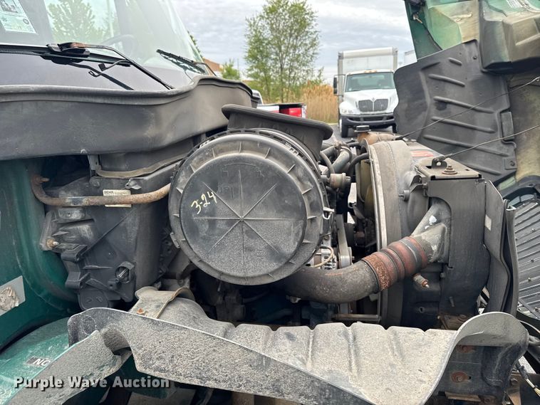image for item EA2336 2006 International DuraStar 4300 box truck