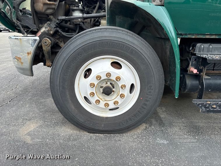 image for item EA2336 2006 International DuraStar 4300 box truck