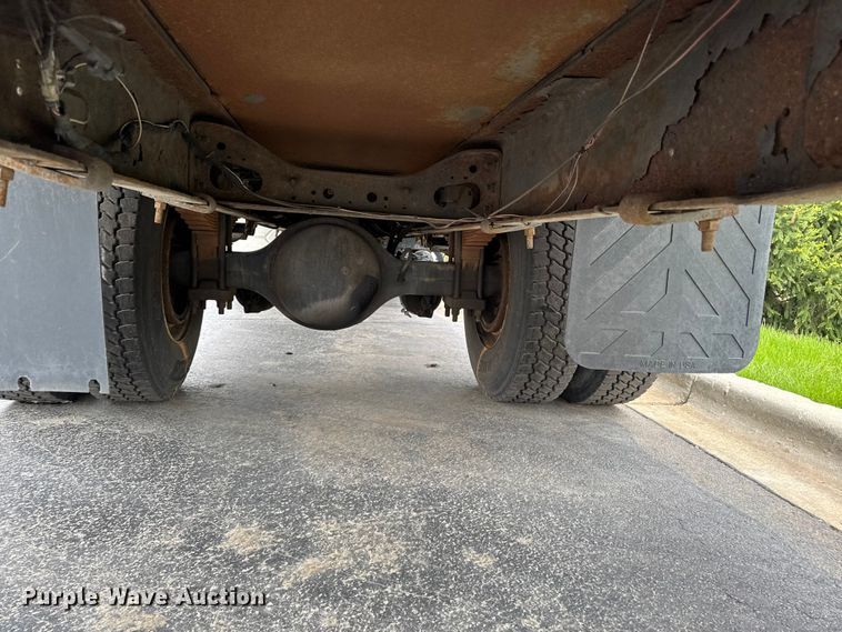 image for item EA2337 2005 International 4300 box truck