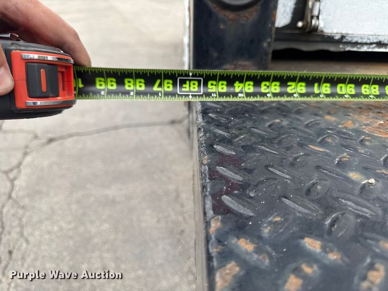 image for item EA2337 2005 International 4300 box truck